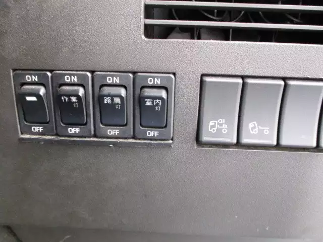 平成27年06月中古大型トラクタヘッドボルボボルボの画像30