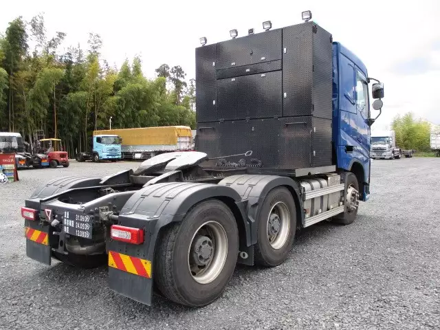 平成27年06月中古大型トラクタヘッドボルボボルボの画像4