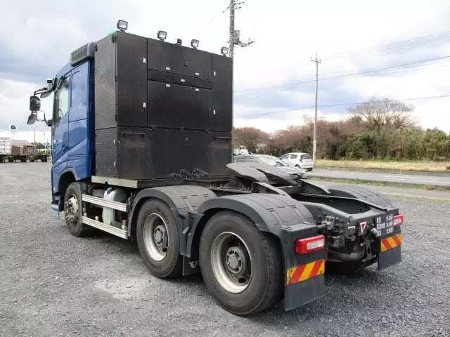 平成27年06月中古大型トラクタヘッドボルボボルボの画像6