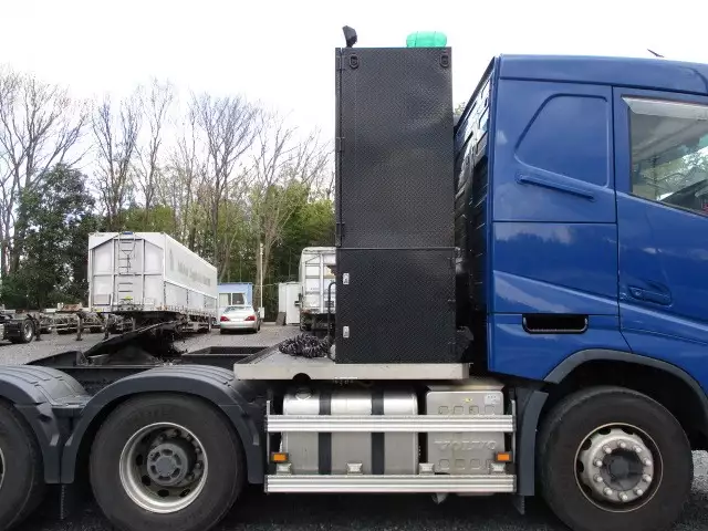 平成27年06月中古大型トラクタヘッドボルボボルボの画像7