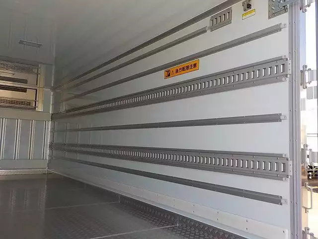 令和01年/平成31年09月中古中型冷凍バン・ウィングいすゞいすゞの画像27