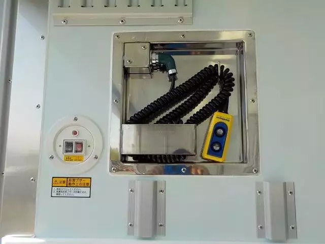 平成29年09月中古中型冷凍バン・ウィング日野レンジャーの画像11