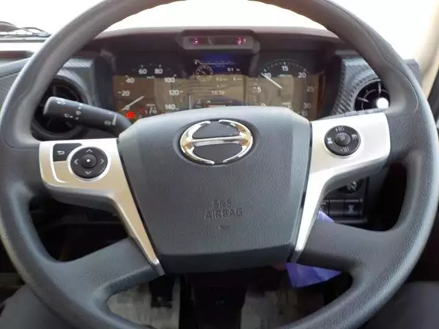 平成29年09月中古中型冷凍バン・ウィング日野レンジャーの画像14