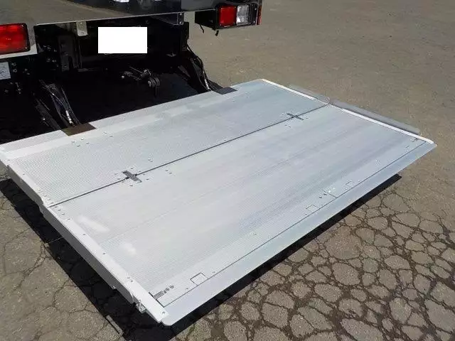 平成29年09月中古中型冷凍バン・ウィング日野レンジャーの画像9