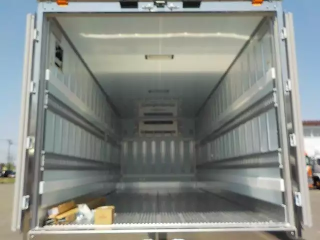 平成29年09月中古中型冷凍バン・ウィング日野レンジャーの画像10