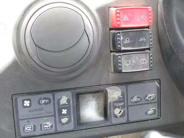 平成26年02月中古その他国内・その他ZW120の画像17