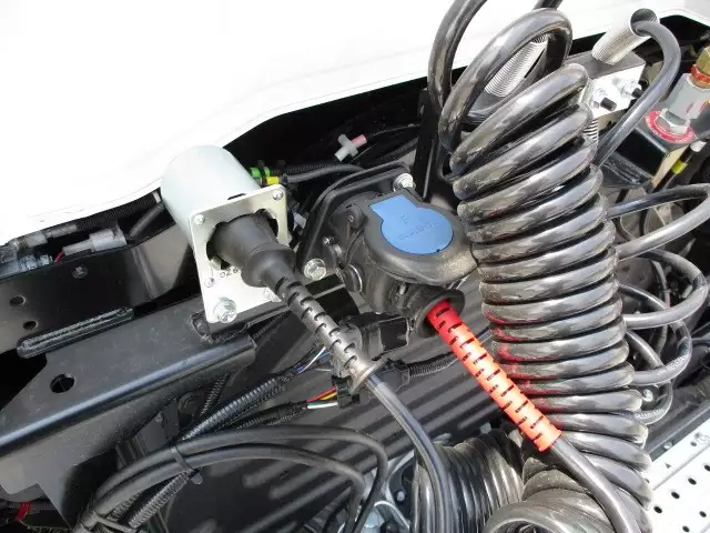 令和01年/平成31年10月中古大型トラクタヘッド日野日野の画像17