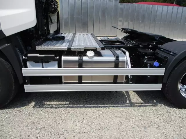 令和01年/平成31年10月中古大型トラクタヘッド日野日野の画像8