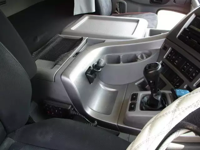 平成23年09月中古大型日産UDUDトラックスの画像41