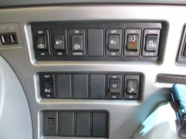 平成23年09月中古大型日産UDUDトラックスの画像46