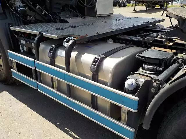 平成25年12月中古大型トラクタヘッド日野日野の画像17