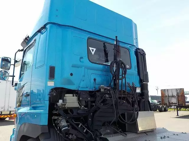 平成25年12月中古大型トラクタヘッド日野日野の画像18