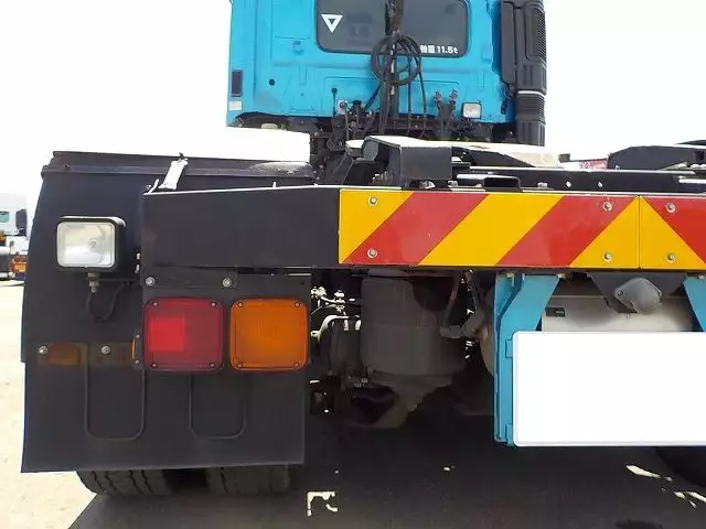 平成25年12月中古大型トラクタヘッド日野日野の画像19