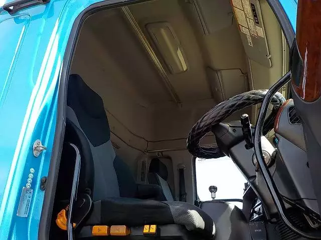 平成25年12月中古大型トラクタヘッド日野日野の画像26