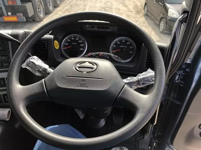 平成30年01月中古大型トラクタヘッド日野プロフィアの画像4