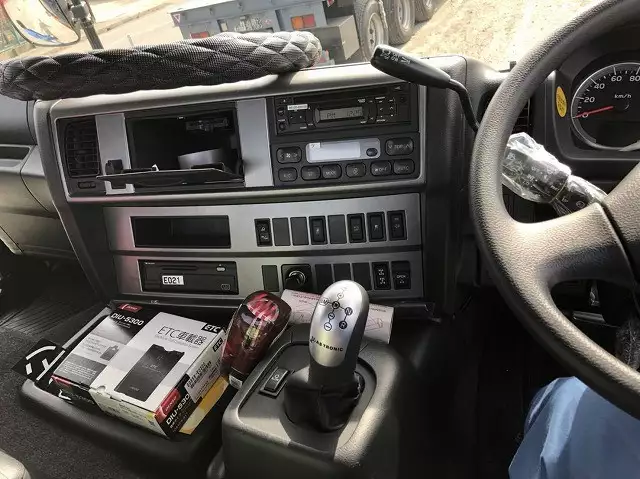 平成30年05月中古大型トラクタヘッド日野日野の画像5