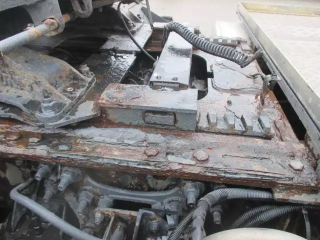 平成18年03月中古大型トラクタヘッド日産UDクオンの画像18