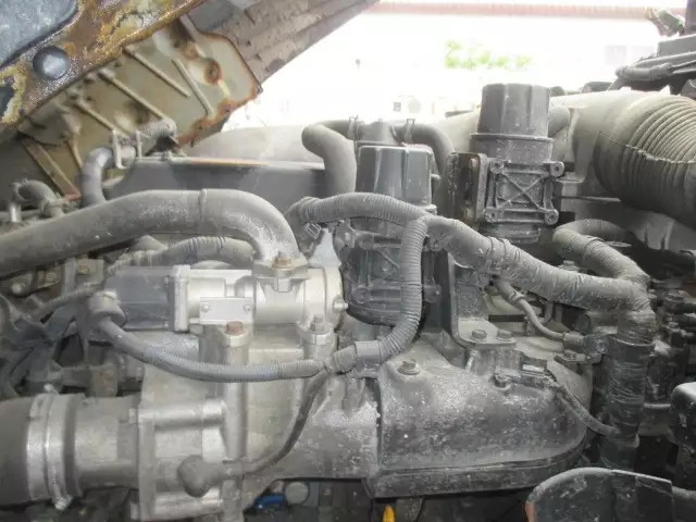 平成18年03月中古大型トラクタヘッド日産UDクオンの画像23