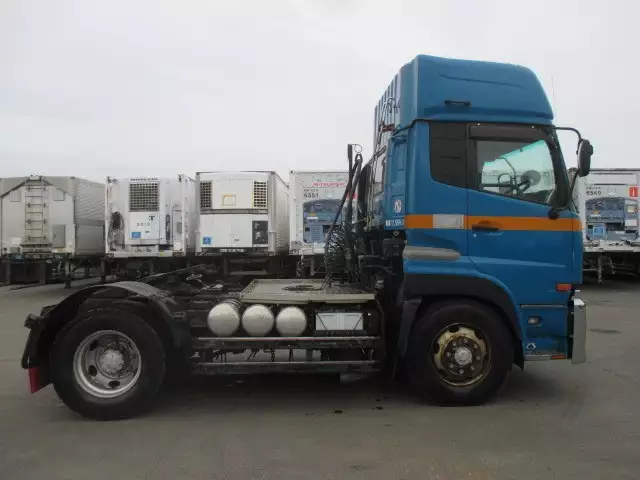 平成18年03月中古大型トラクタヘッド日産UDクオンの画像4