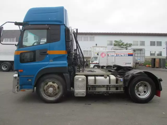 平成18年03月中古大型トラクタヘッド日産UDクオンの画像5