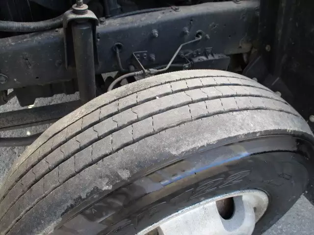 平成16年02月中古中型いすゞフォワードの画像9