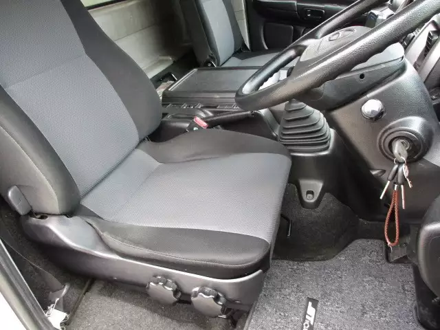 平成28年11月中古中型冷凍バン・ウィング日野日野の画像40